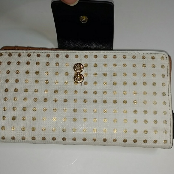 FOSSIL BI-FOLD WALLET IN WHITE & GOLD POKA DOTS - Picture 7 of 8